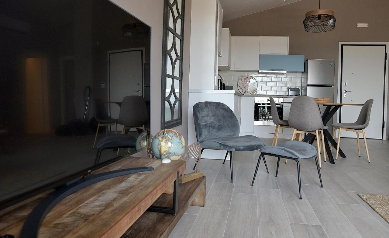 Cocoon Elegant Living Apartment Gerakini Bagian luar foto